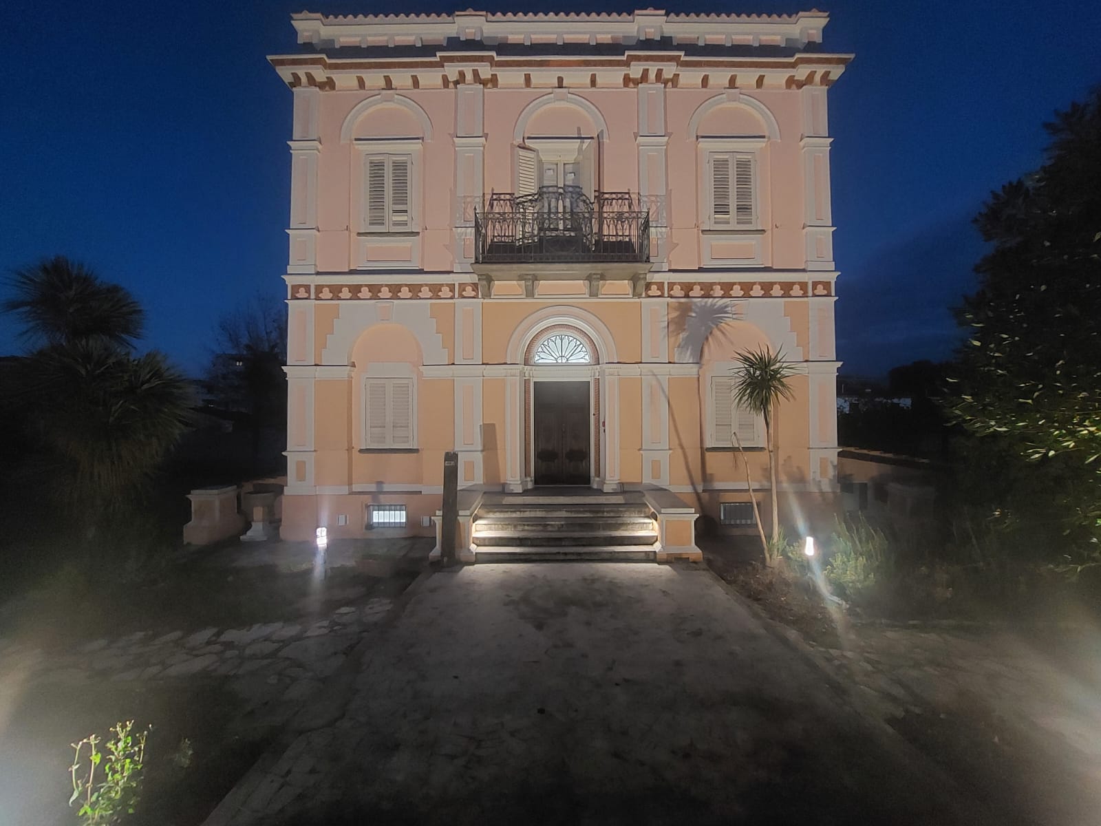 b7527564-4d2e-4924-aa73-195edd8c542c